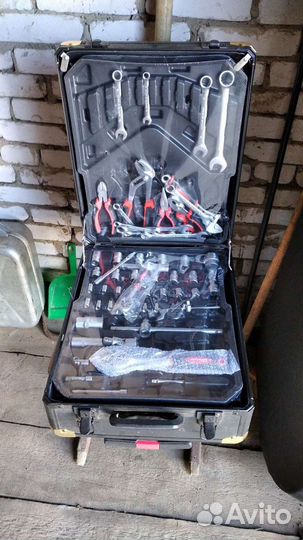 Инструмент в чемодане-органайзере