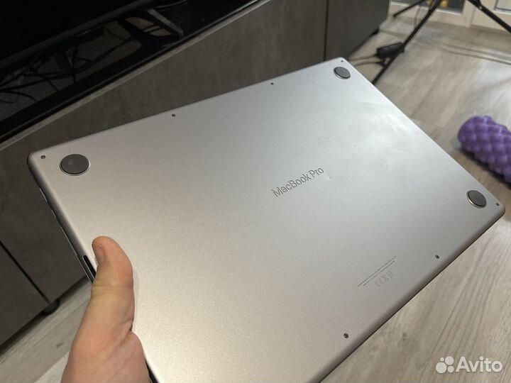 Apple MacBook Pro 16 M1 Max 10 core, 16гб 1тб SSD