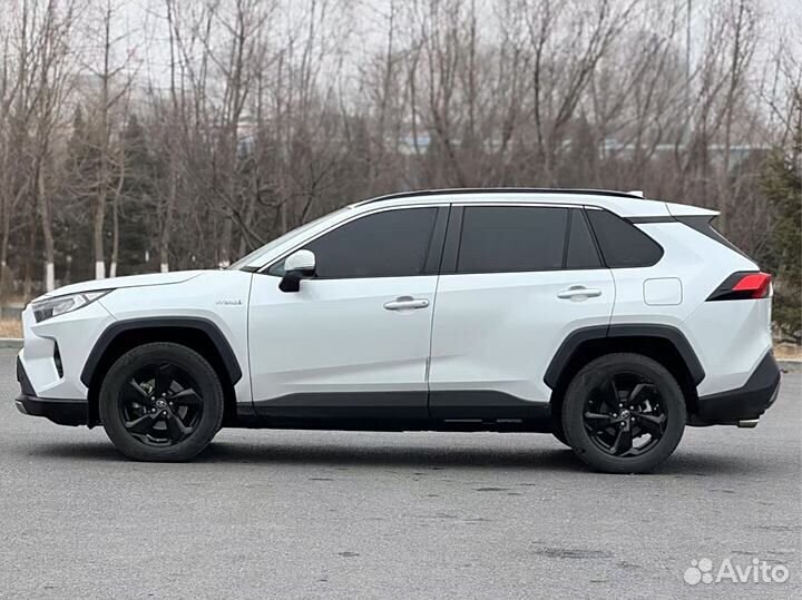 Toyota RAV4 2.5 CVT, 2021, 30 000 км