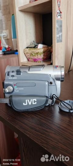 Видеокамера кассетная JVC