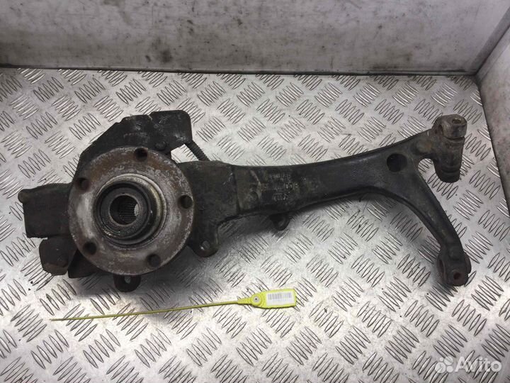 Ступица передняя левая Volkswagen Passat ADR