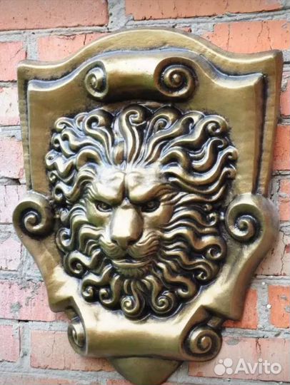 Барельеф льва