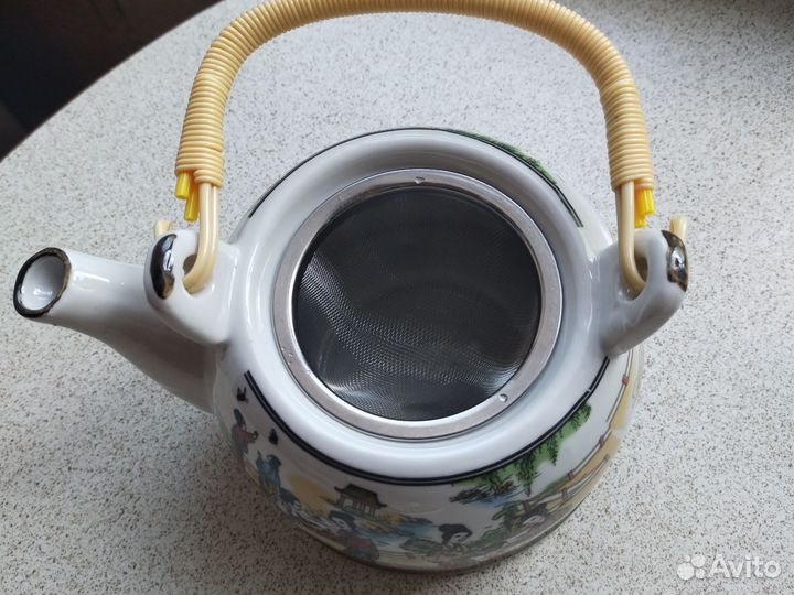 Фарфор чайник заварочный и кофейные пары