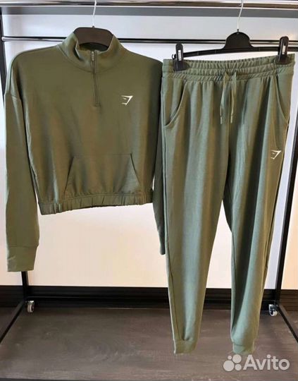 Сток оптом костюмы женские из Европы