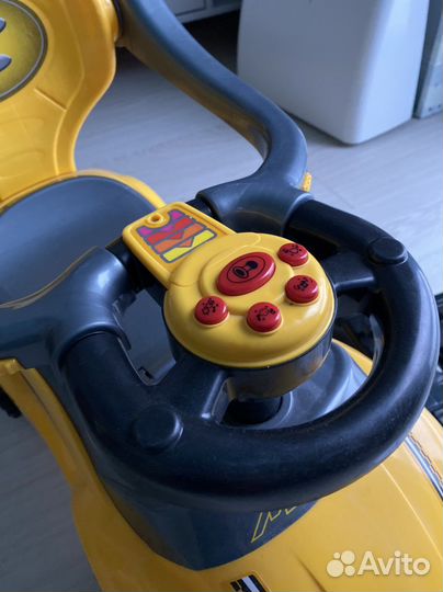 Машинка-каталка babygo делюкс