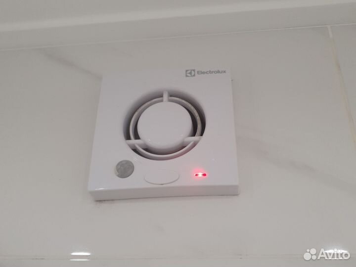 Вентилятор вытяжной Electrolux с датчиком