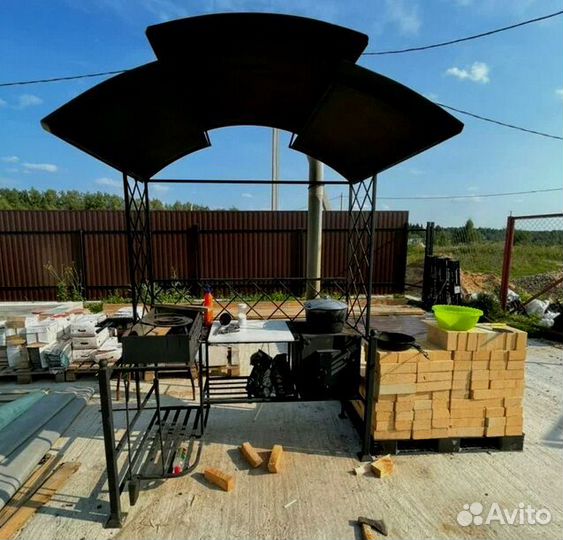 Мангал кованый с крышей