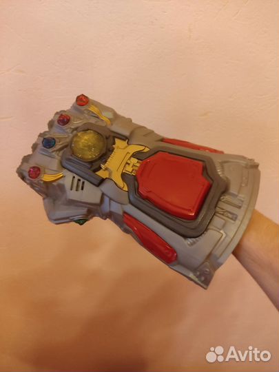 Перчатка Бесконечности из Мстителей