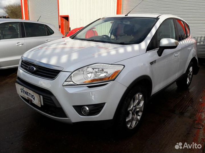 Шторка багажника ford kuga 1 2010