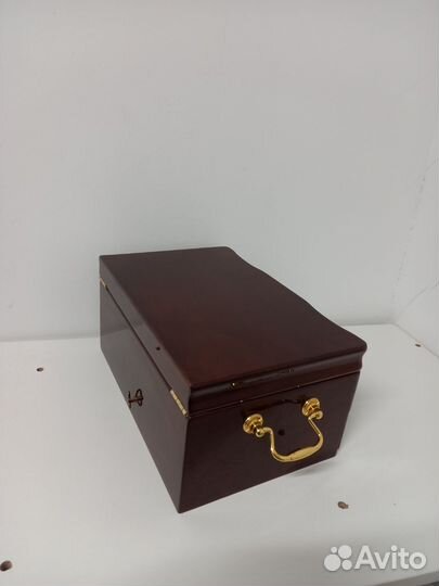 Шкатулка музыкальная из качественного дерева