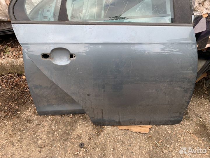 Дверь Volkswagen Jetta V
