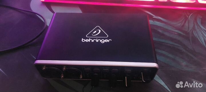 Внешняя звуковая карта behringer UMC202HD