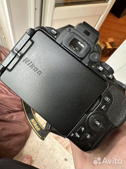 Nikon d5600 kit + подарок объектив 50mm 1.4