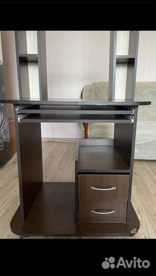Компьютерный стол