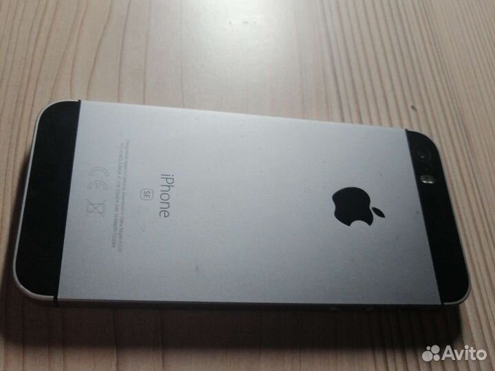 iPhone SE, 16 ГБ