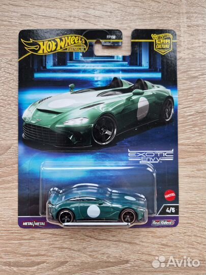 Hot Wheels Premium Aston Martin V12 Speedster