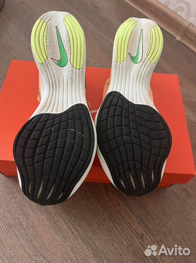 Продаю Nike zoomx Vaporfly