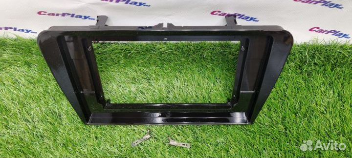 Переходная рамка магнитолы Skoda Oktavia 2013-2017