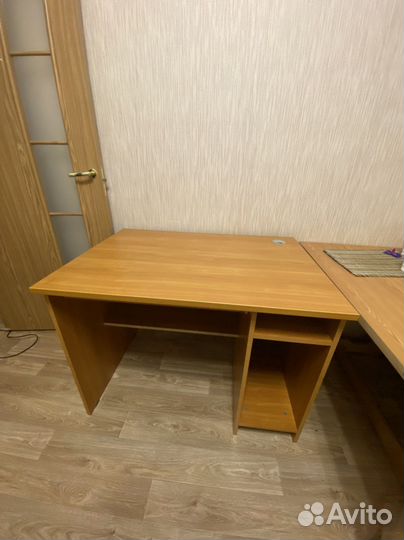 Компьютерный стол