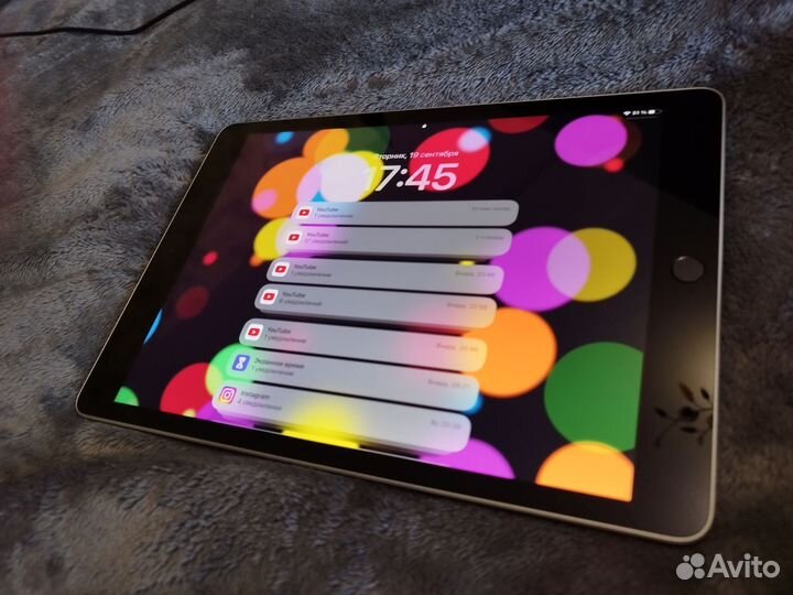 iPad 9th Generation Silver 64GB Wi-Fi