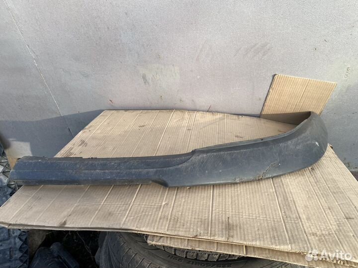Губа правая бампера toyota avensis 2 рест