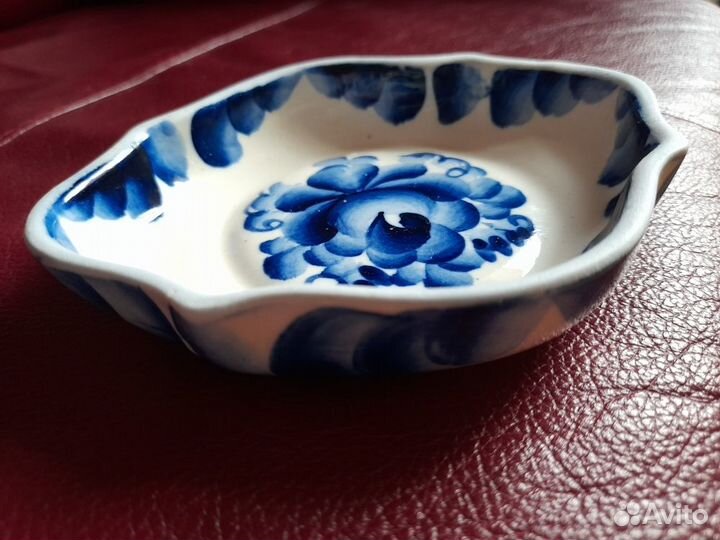 Пепельница. Гжель. Ручная работа. Клеймо