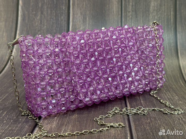 Клатч из акриловых бусин