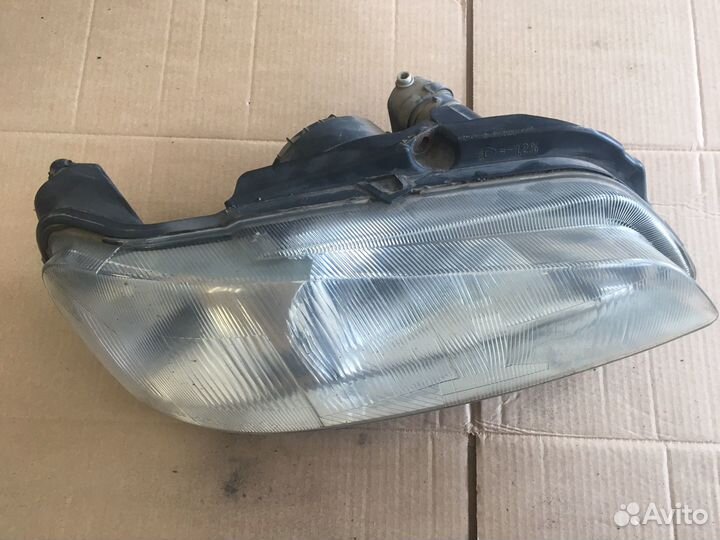 Фара правая Peugeot 106 (5862)