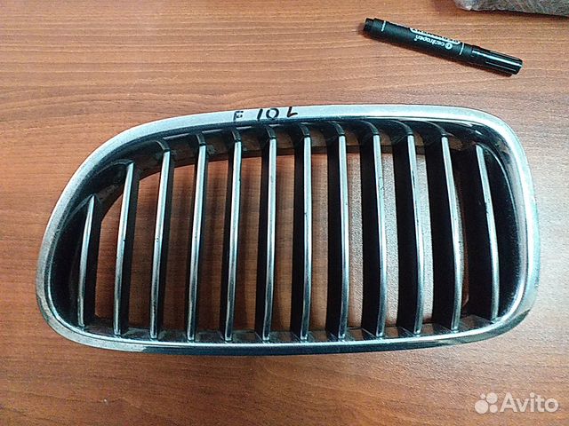 Решетка радиатора левая BMW F10