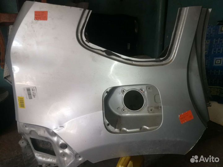 Крыло заднее правое на Рено Дастер