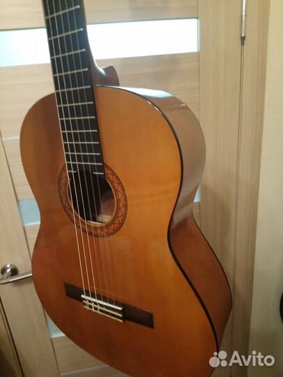 Классическая гитара yamaha c40