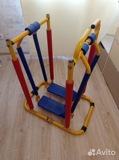 Продам детский тренажер для ходьбы б/у