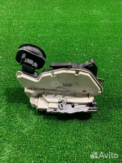 Замок двери задней правой Volkswagen Golf 6 CCZ