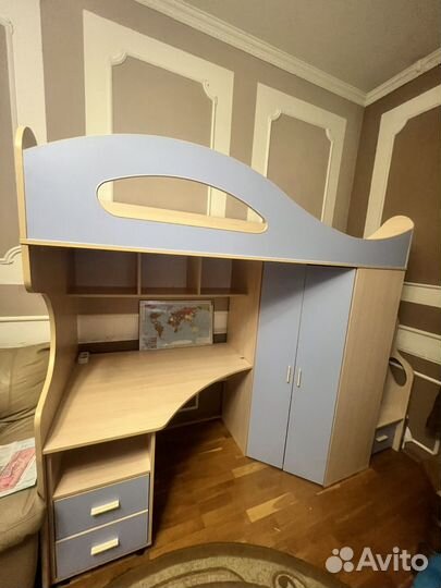 Кровать чердак со столом и шкафом бу