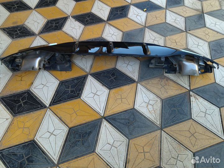 Юбка заднего бампера амг 2.5 Мерседес