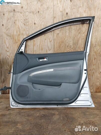 Дверь передняя правая Toyota Prius 2 NHW20 2011