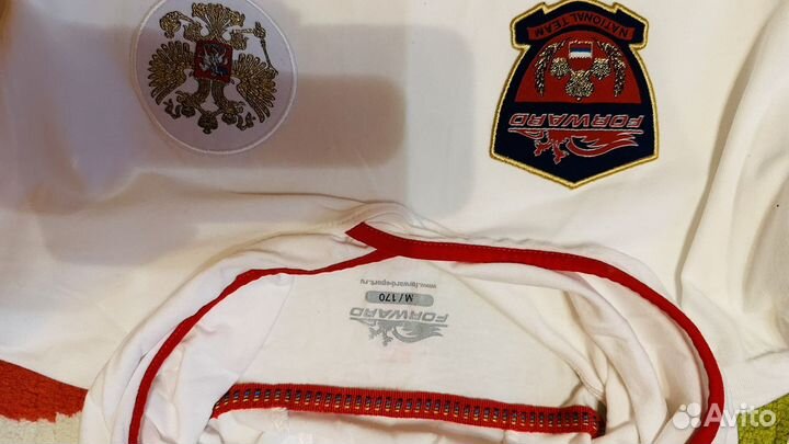 Костюмы и футболки