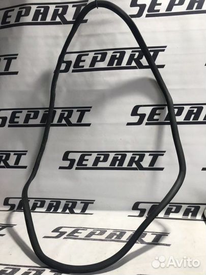 Уплотнитель двери левый Audi A4 B7