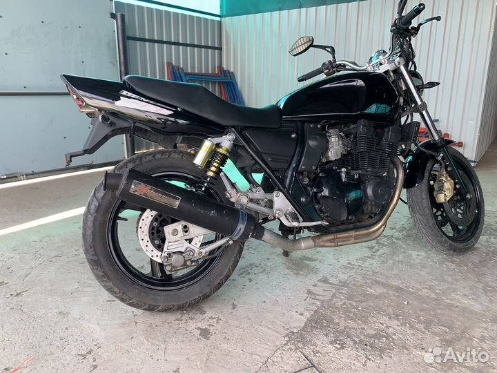 Yamaha XJR 400