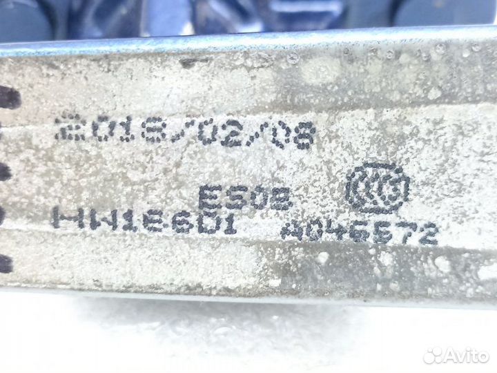 Петля двери передняя правая Mercedes-Benz