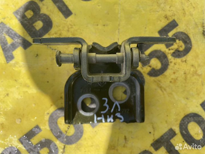 Петля двери задней левой нижняя Renault Duster