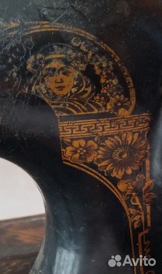 Антикварная швейная машина Кайзер