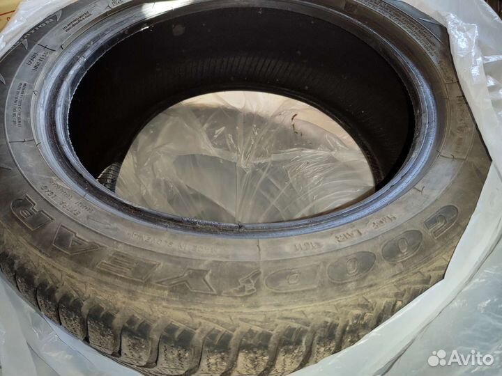 Goodyear UltraGrip 205/55 R16