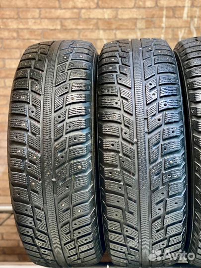 Kumho I'Zen KW22 215/65 R16