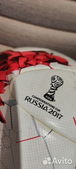 Футбольный мяч adidas