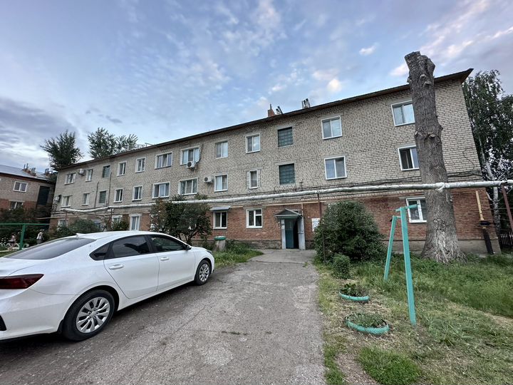 2-к. квартира, 41 м², 1/3 эт.