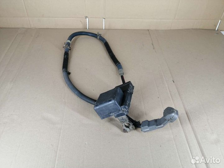 Плюсовой провод клемма Toyota RAV4 xa20 1az-fe