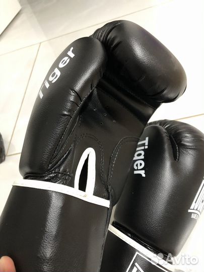 Боксерские перчатки