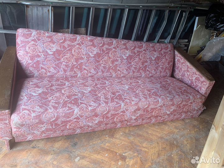 Кровати и диваны бу