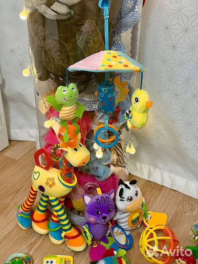 Музыкальный мобиль / пакет детских игрушек